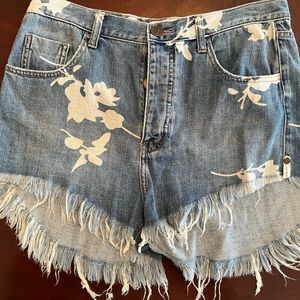 One teaspoon shorts